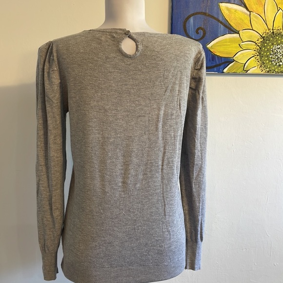 XX1 forever puff shoulder scoop neck keyhole back neck soft grey sweater - Picture 2 of 6